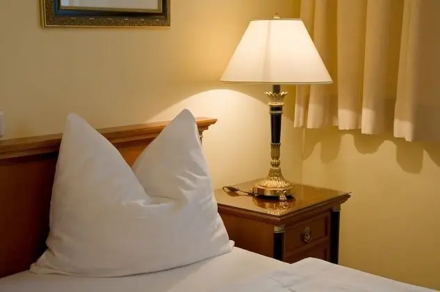 Büyük Yataklı Tek Kişilik Oda