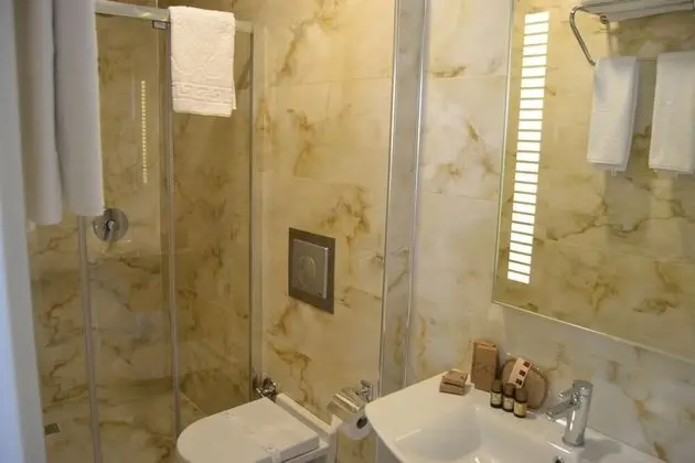 Deluxe Tek Büyük Yataklı Oda, Sigara İçilebilir