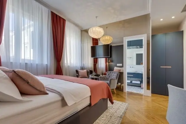 Deluxe Tek Büyük Yataklı Oda