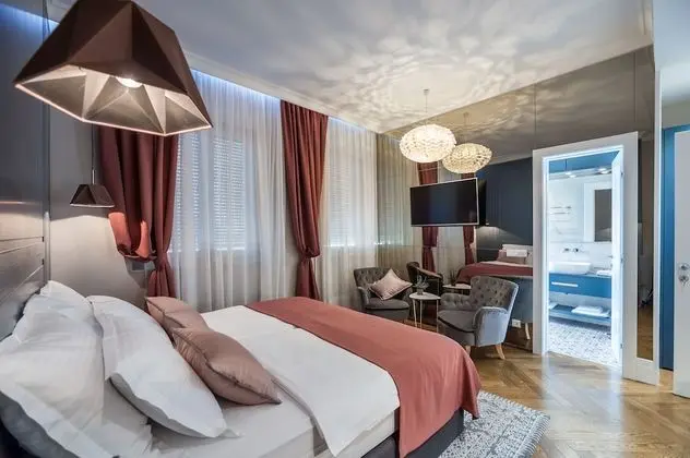 Deluxe Tek Büyük Yataklı Oda