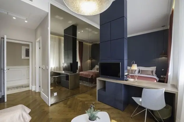 Deluxe Tek Büyük Yataklı Oda (with extra bed)