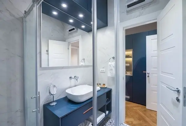 Deluxe Tek Büyük Yataklı Oda (with extra bed)