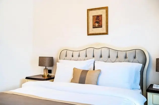 Standart Oda, Sokak Manzaralı, Giriş Katı