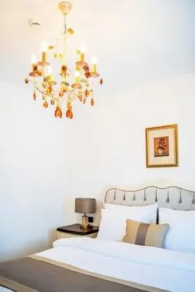 Standart Oda, Sokak Manzaralı, Giriş Katı