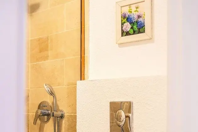 Standart Oda, Sokak Manzaralı, Giriş Katı