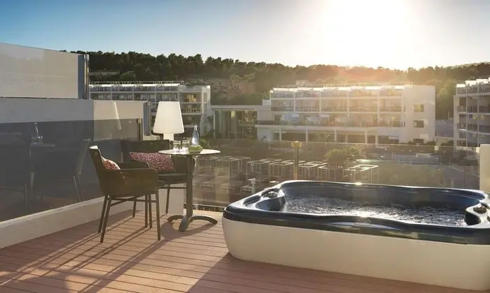 Süit (Penthouse Zafiro, 2 Adults+2 Children)