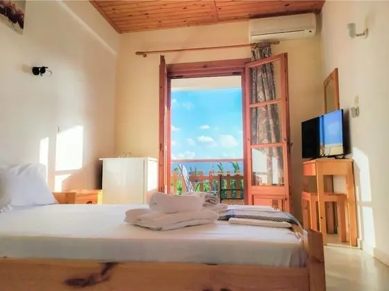 Tek Büyük veya İki Ayrı Yataklı Oda, Deniz Manzaralı