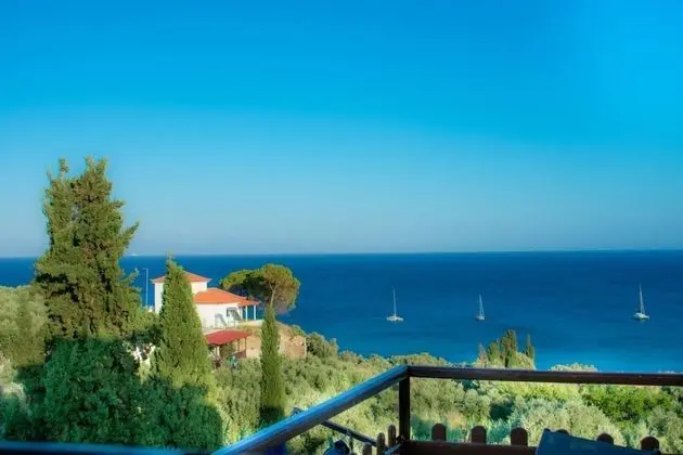 Üç Kişilik Oda, Deniz Manzaralı