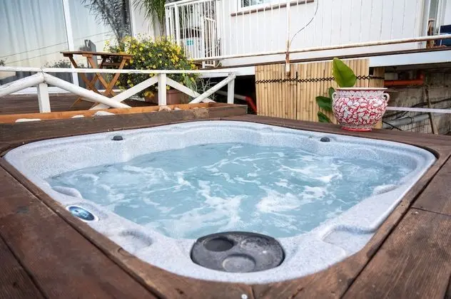 Panoramic Apartment, 1 Bedroom, Sea View, Garden Area with Hydromassage (Private entrance)