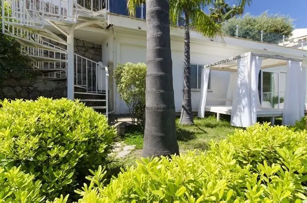 Panoramic Apartment, 1 Bedroom, Sea View, Garden Area with Hydromassage (Private entrance)
