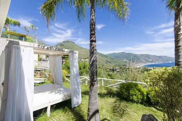 Panoramic Apartment, 1 Bedroom, Sea View, Garden Area with Hydromassage (Private entrance)
