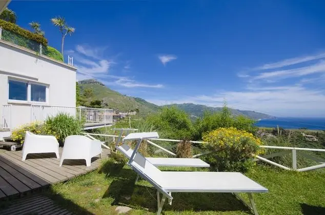 Panoramic Apartment, 1 Bedroom, Sea View, Garden Area with Hydromassage (Private entrance)