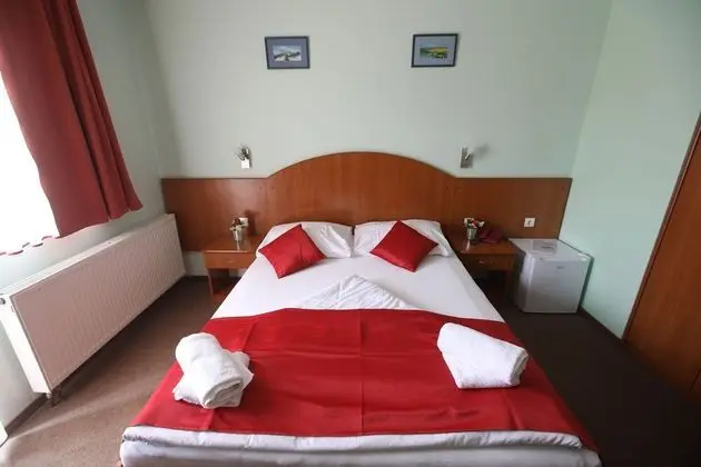 Standard Tek Büyük Yataklı Oda