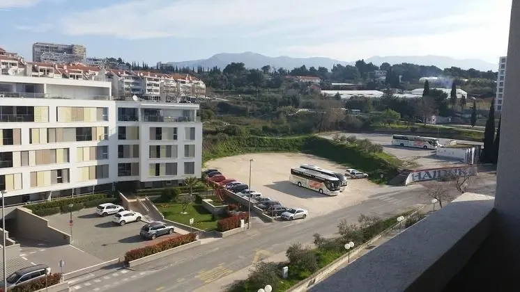 Economy Tek Büyük veya İki Ayrı Yataklı Oda, Balkon, Şehir Manzaralı