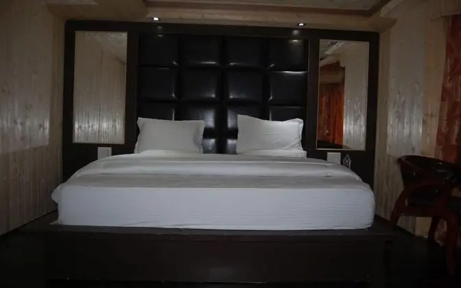 Deluxe Tek Büyük Yataklı Oda, Dağ Manzaralı