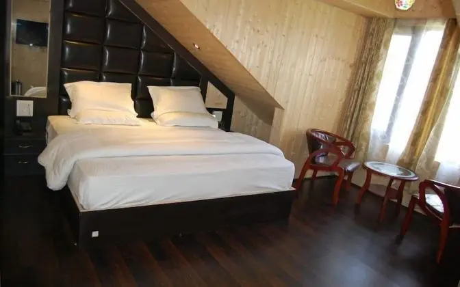 Deluxe Tek Büyük Yataklı Oda, Dağ Manzaralı