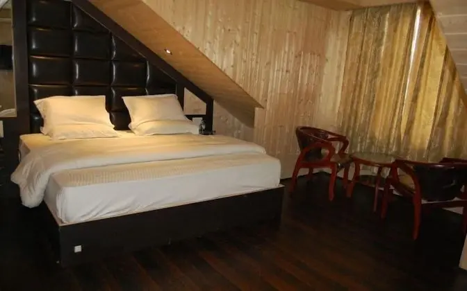 Deluxe Tek Büyük Yataklı Oda, Dağ Manzaralı