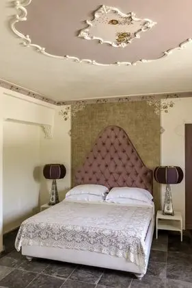 Junior Tek Büyük veya İki Ayrı Yataklı Oda