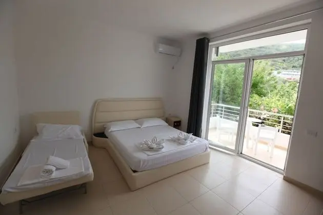 Üç Kişilik Oda, Balkon