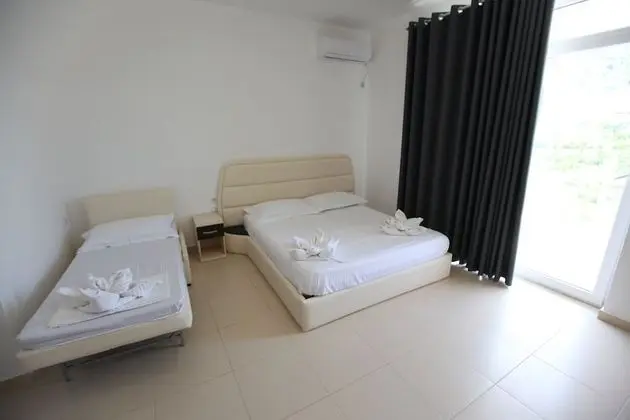 Üç Kişilik Oda, Balkon