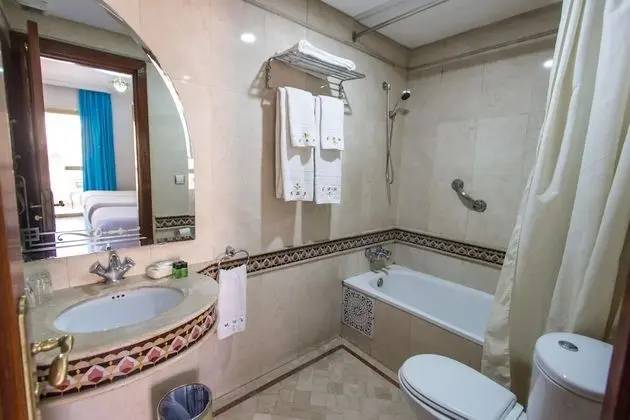 Üç Kişilik Oda