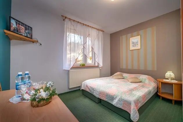 Traditional Tek Büyük veya İki Ayrı Yataklı Oda