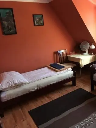 Üç Kişilik Oda