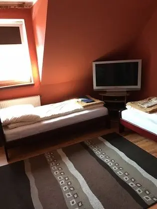 Üç Kişilik Oda