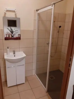 Standard Oda (5 guests)