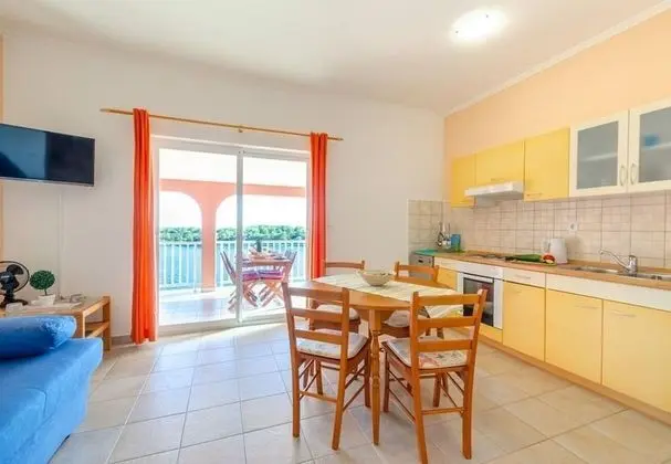 Apart Daire (Zak - 30m from beach - A5(2+2) Iva)