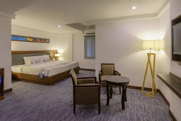Premium Tek Büyük Yataklı Oda