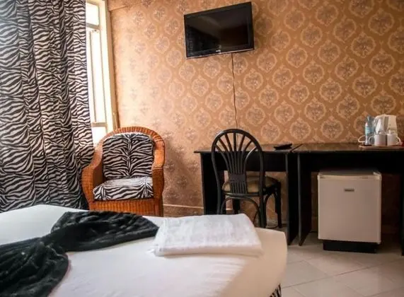 Tek Büyük veya İki Ayrı Yataklı Oda