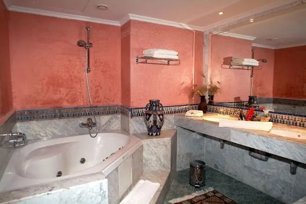 Luxury Tek Kişilik Oda, 1 Tek Kişilik Yatak, Balkon, Bahçe Manzaralı