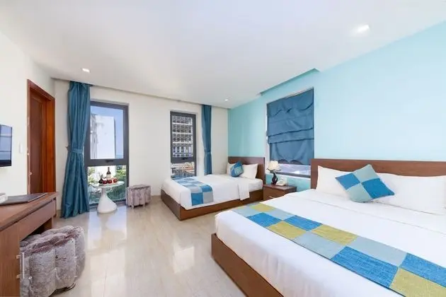 Deluxe Üç Kişilik Oda, Şehir Manzaralı