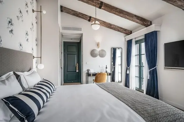Flag Double Room