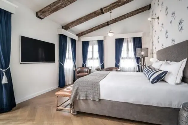 Flag Double Room