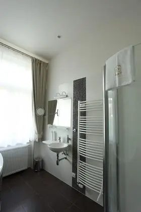 Comfort Tek Büyük veya İki Ayrı Yataklı Oda