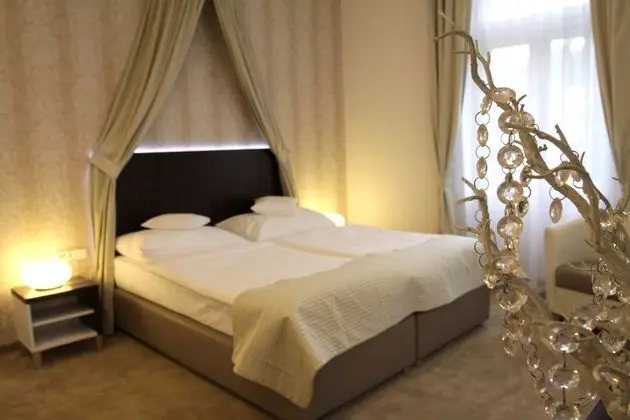 Deluxe Tek Büyük veya İki Ayrı Yataklı Oda