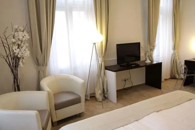 Deluxe Tek Büyük veya İki Ayrı Yataklı Oda