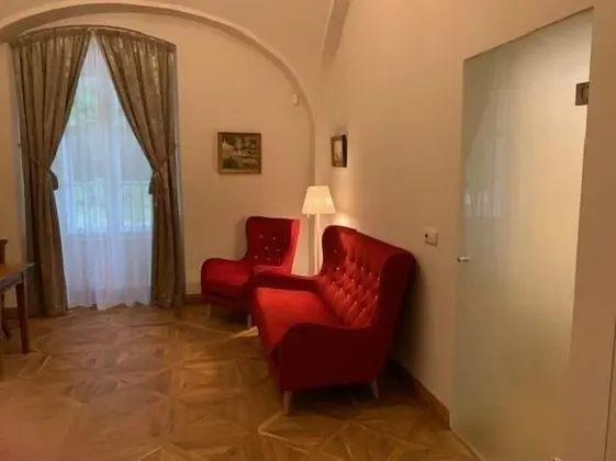 Family Apart Daire (separate bedroom, park view )