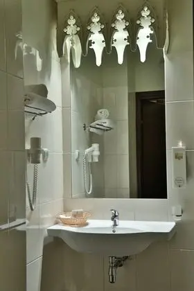 Classic Tek Büyük Yataklı Oda