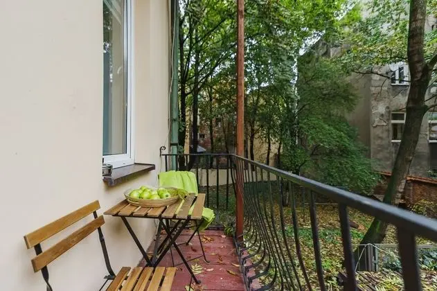 Stüdyo, Balkon