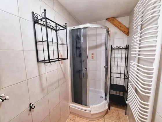 Üç Kişilik Oda