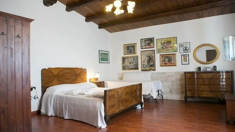 Tek Büyük Yataklı Oda, Havuz Manzaralı