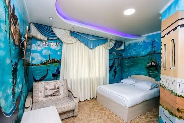 Design Tek Büyük Yataklı Oda, 1 Çift Kişilik Yatak