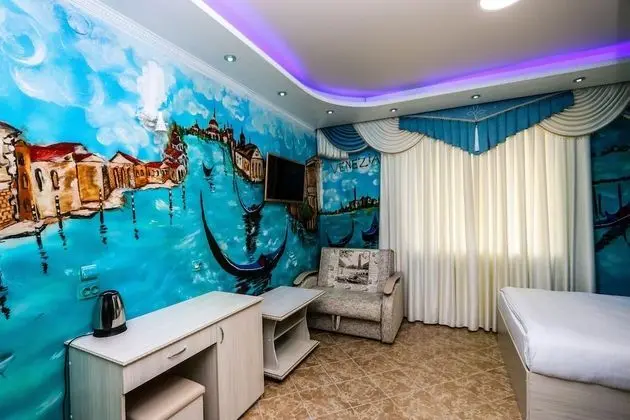 Design Tek Büyük Yataklı Oda, 1 Çift Kişilik Yatak
