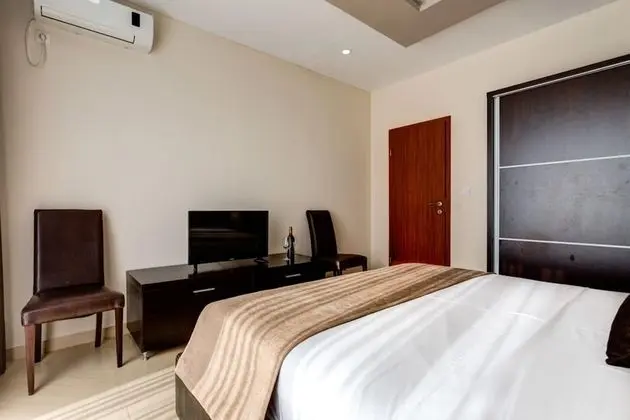 Comfort Apart Daire, 1 Yatak Odası, Küçük Mutfak, Ek Bina
