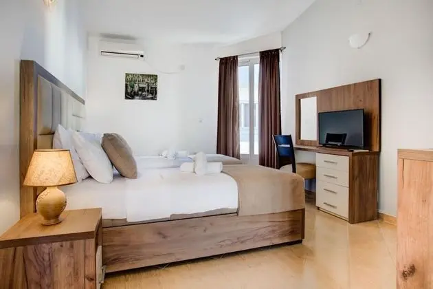 Standard Apart Daire, 1 Yatak Odası, Teras, Ek Bina