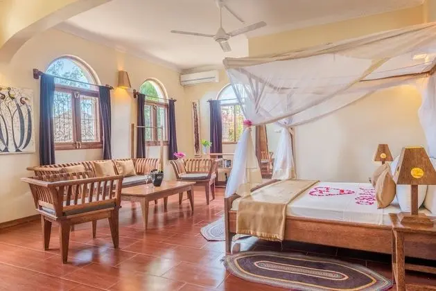 Honeymoon Süit, Havuz Manzaralı
