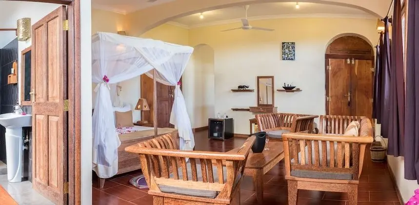 Honeymoon Süit, Havuz Manzaralı